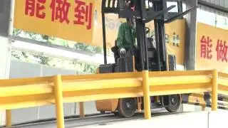 MULTI-DIRECTIONAL FORKLIFT