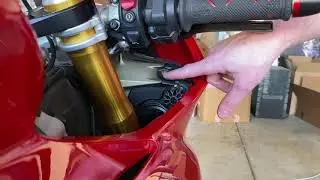 Ducati V4, Install Corse Logo