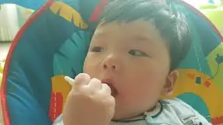 울음 뚝..아기 먹뻥