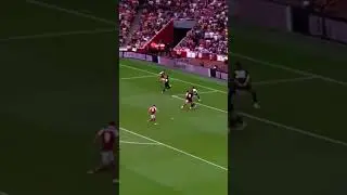 FIRST Goal for GABRIEL JESUS in Arsenal 😱🤩 #shorts #football #shooting #skills #gabrieljesus