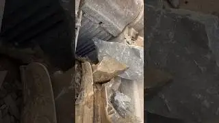 #crushing #crushingtime #constructionequipment #excavator #sandmentcrushing
