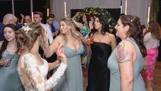 This Wedding Dancefloor at Bogey's Was Packed Till The End! Check Out The Best Songs & Moments!