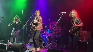 Thor Leseman and the Radial Pulse at the MACO theater.