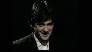 Zdravko Čolić - Malo pojačaj radio (Official video)