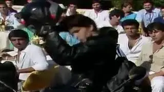 Clipe com alguns momentos de Fera Radical
