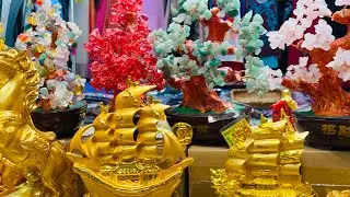 SHOP FOR SOUVENIRS IN HK AT CENTRAL