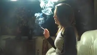 Perfect chain smoking girl 🚬