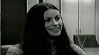 Alanis Morissette - Interview in Japan - 1999 w/ Maya Maxx