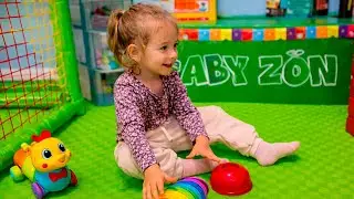 Анна на Весёлых Аттракционах и Игры на Детской Площадке! 🎠🎡 Радость и Смех весь День!