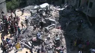 Thousands mourn Hamas commanders in Gaza