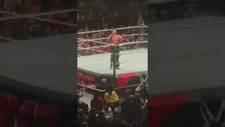 Roman Reigns Orchestrates Head Of The Table Chants! #Shorts