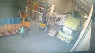 Kecelakaan Kerja Forklift Yang Sangat Ceroboh