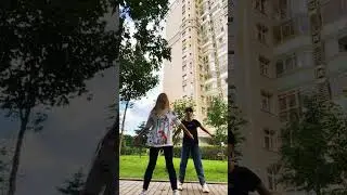 В конце мой брат когда он должен был меня словить он не поймал и я шиндарахнулась об  битон&hellip;☠️🤡