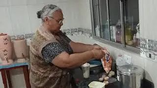 Aprenda a fazer um delicioso bolo de milho de canjica cozido