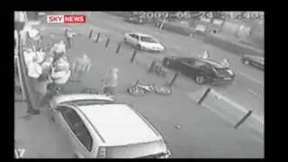 Manchester- CCTV Of Gun Thug James Lee Drewitt Tackled By Innocent Man - UK News - Sky News.flv