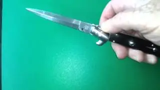 how to close an Italian switchblade