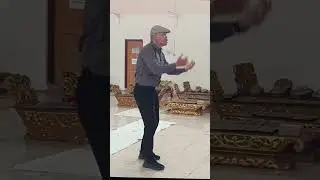 Dirigen Himne Korpri yang Benar ala pak ipin
