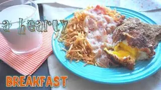 A hearty Breakfast: crispy potatoes fried with bacon and frozen egg!