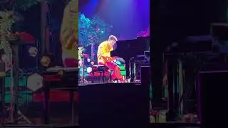 Jacob Collier somebody to love becomes Portugal anthem in lisbon