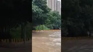 Heavy flooding Gurgaon, Haryana, India #floods #flooding #gurgaon #gurgaoncity #haryana #rainstorm
