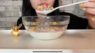 CRUNCHY “Fruit Loop” Cereal ASMR EATING - Mukbang | EeveeEats