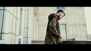 Famous  - Altes Schema (ft. HenkaOne) [OFFIZIELLES VIDEO]