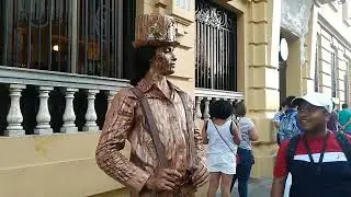 arte callejera en SAN SALVADOR , *estatuismo*