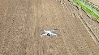 Vol en miroir avec deux drones DJI mini 3 : test des cinématiques QuickShots et formation rapprochée