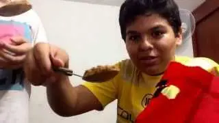(Video no apto para gente asquienta) RETO DE CANELA
