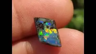 Magnifique Opale Boulder Australienne - Charlie's Gems