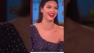 Kendall got a meaoww inside her mouth 😜