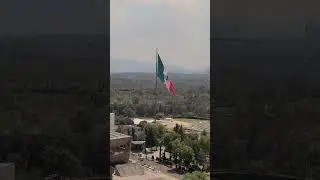 Giant flag in Mexico City 🇲🇽  #mexicocity #mexican #mexico #shorts #flags #travelshorts #traveling
