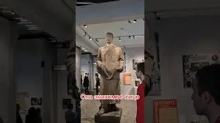 В музее Бонна увидел знакомое лицо...