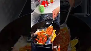 HOW TO ONE PIE FISH HEAD STEWED IN ONE PIE BLACK BEAN SAUCE RECIPE #shortsvideo #chinesefood