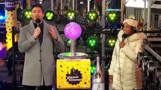 Times Square Ball Drop 2021 - 3 Hours To Go!