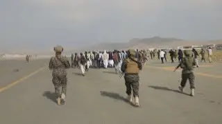 Retrait américain d'Afghanistan : un arsenal de pointe tombé aux mains des Taliban • FRANCE 24