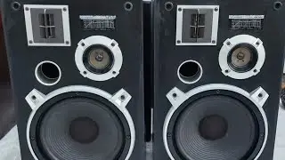 PIONEER CS 305 Speaker featuring PIONEER SA 708 blue line amplifier
