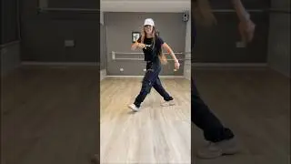 Treinando dan&ccedil;a modo avan&ccedil;ado 😯 Shuffle Dance no hit dos anos 90 #shuffle #shorts #90s