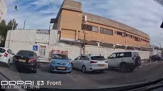 CRAZY DRIVING IN ISRAEL 690