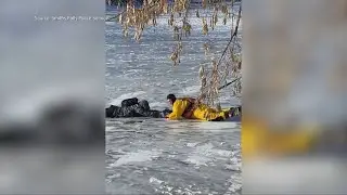 Teen rescued after falling through ice in Smiths Falls, Ont. |  Dramatic ice rescue