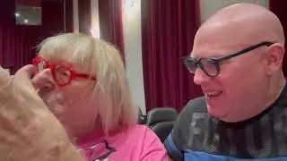 Bruce Vilanch does a 