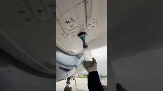 Draining and Checking of Plane Fuel Contamination