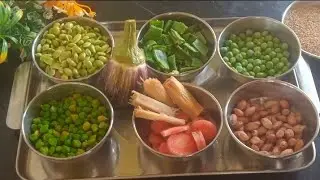 मकर संक्रांत स्पेशल पारंपरिक पद्धतीने भोगीची भाजी | Bhogichi Bhaji Recipe In Marathi |