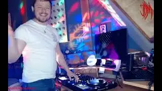 JulienDoesMusic Hardcore Vibes Radio New Year's Eve 2025 Mix