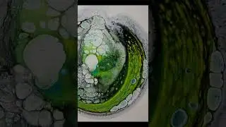 First cloud funnel pour attempt!  #beks_pix56 #liquidpour #art @GeePours  #artisart #kcartist