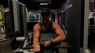 I Didn’t Expect My Arms to Look Like This (Shoulders & Arm Day)