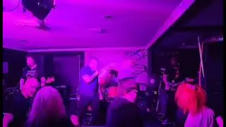 punk Saved My life, live at McQs