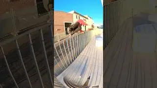 360 spins left and right ↪️↩️.#parkour #freerunning #reversevault #fantasthenics