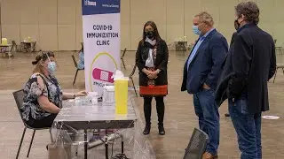 Toronto opens mass vaccination centre at convention centre | COVID-19