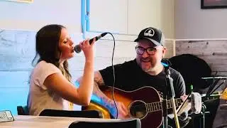 Liv Singing @ the Hungry Beagle